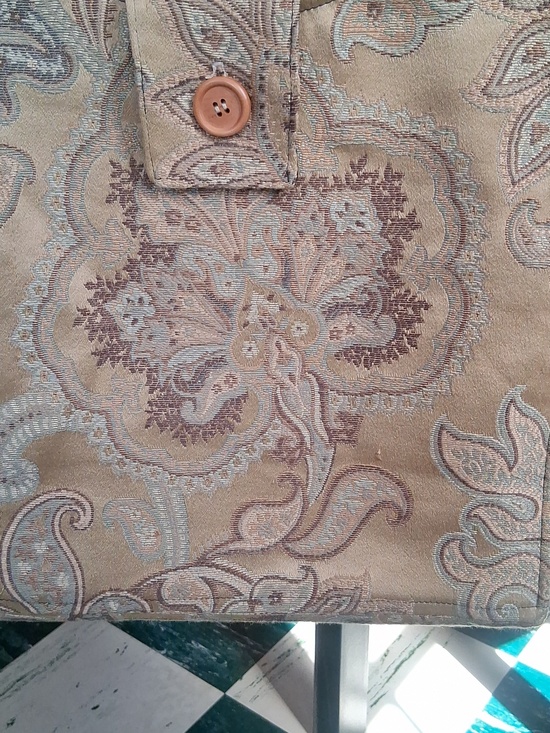 Paisley Jacquard Tote with Wooden Handles - Picture 2 of 11